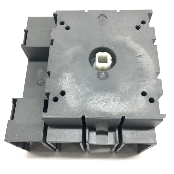 24R736 DISCONNECT SWITCH, DOOR MOUNTED